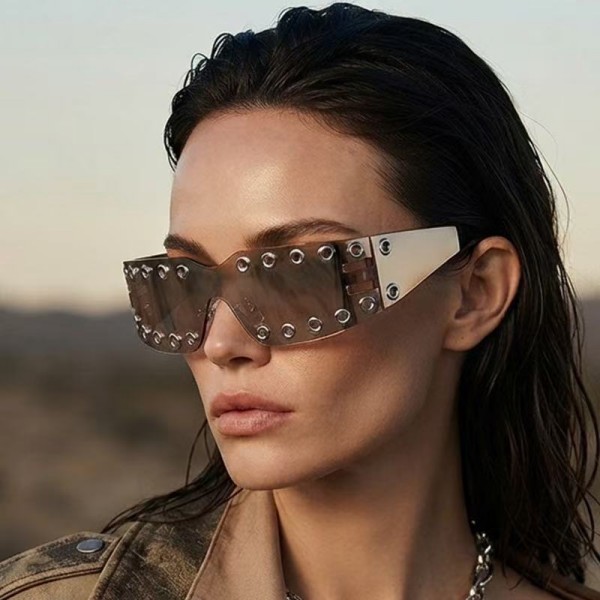 Custom Rivet Rimless Shield Sunglasses detail 2